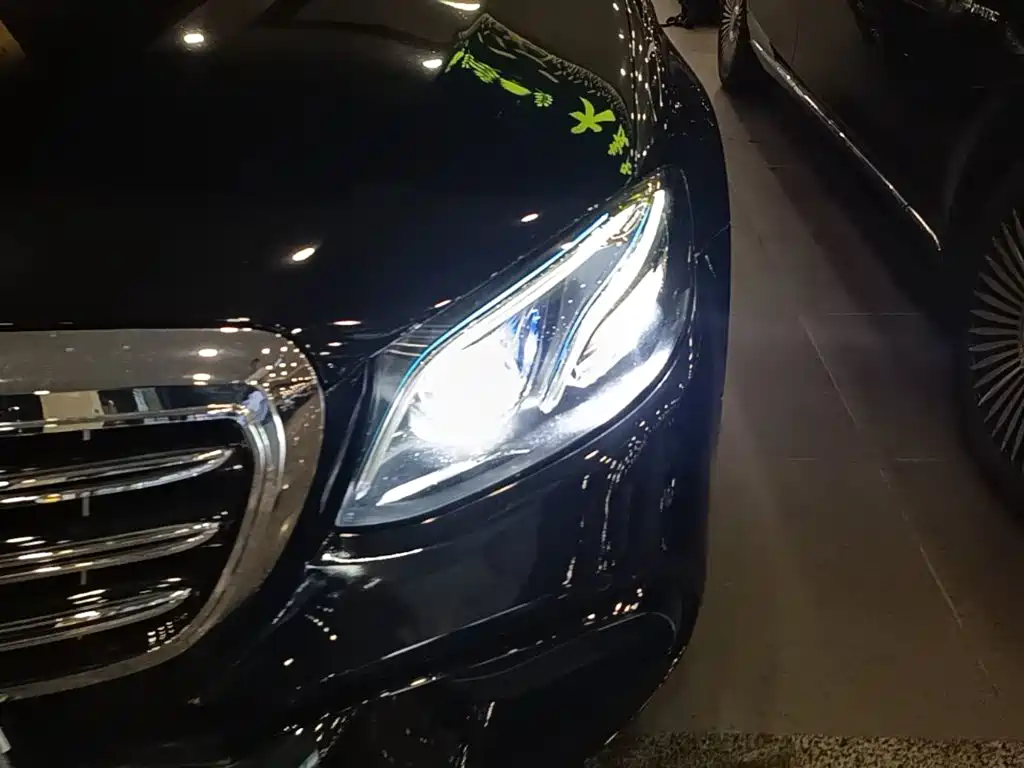 Mercedes-Benz E-Class — миниатюра 24