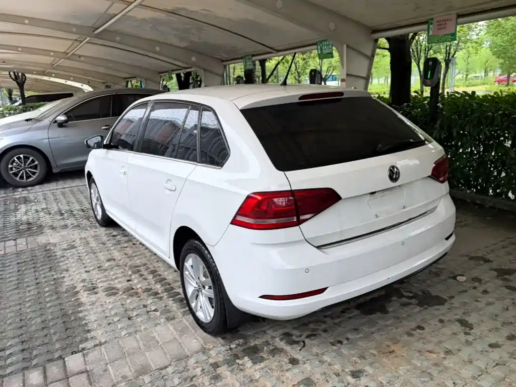 Volkswagen Santana — миниатюра 5
