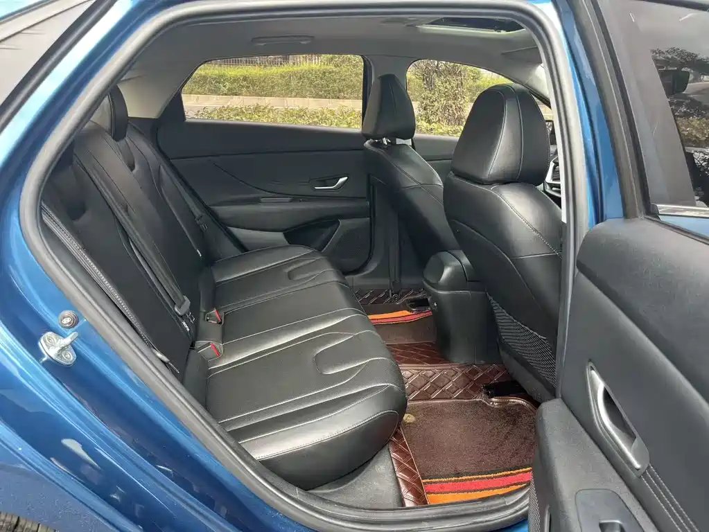 Hyundai Elantra — миниатюра 9