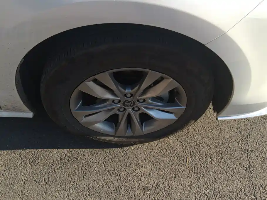 Toyota Sienna — миниатюра 6