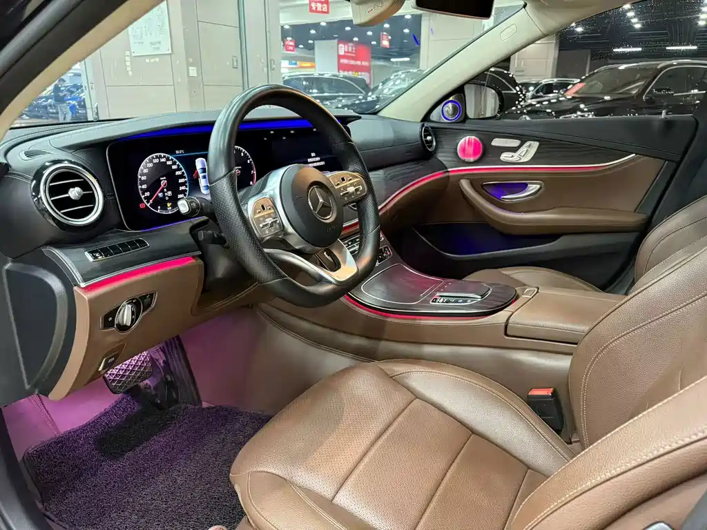 Mercedes-Benz E-Class — миниатюра 4