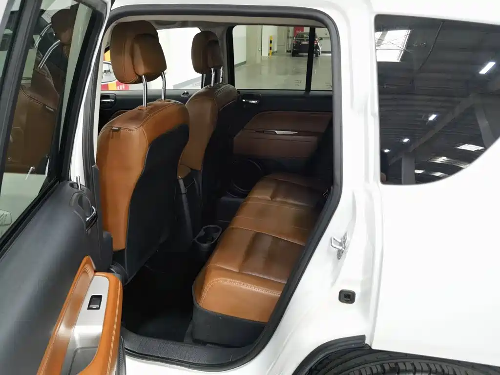 Jeep Compass (Import) — миниатюра 15