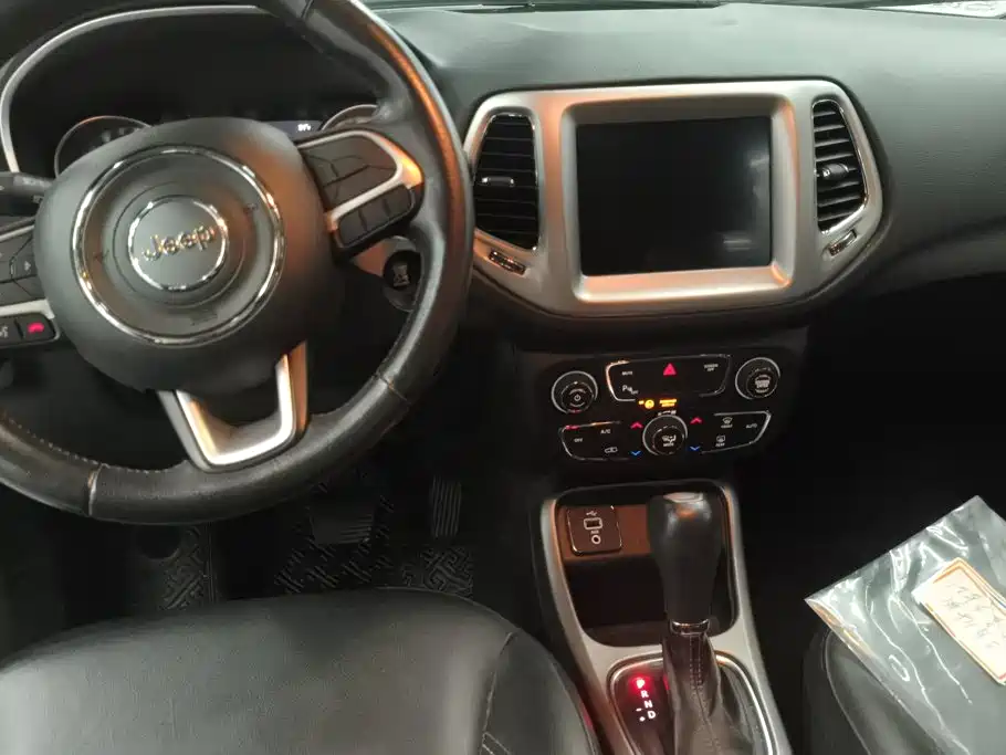 Jeep Compass — миниатюра 16