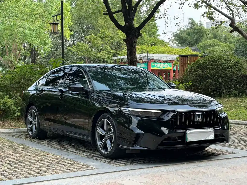 Honda Inspire PHEV — миниатюра 3
