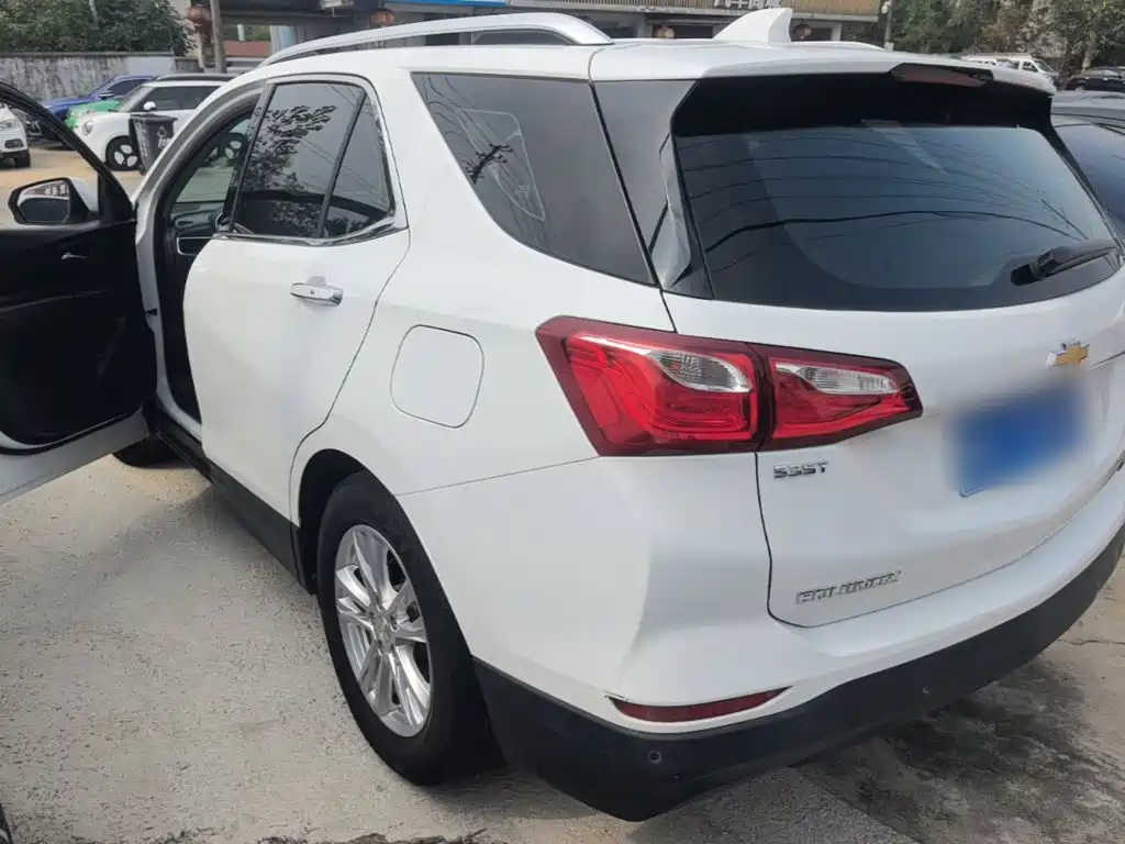 Chevrolet Equinox — миниатюра 5