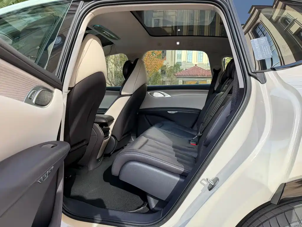 ZHIJI AUTOMOBILE ZHIJI LS7