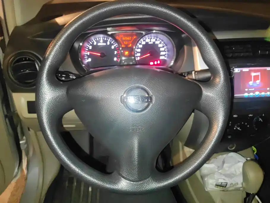 Nissan Livina — миниатюра 15
