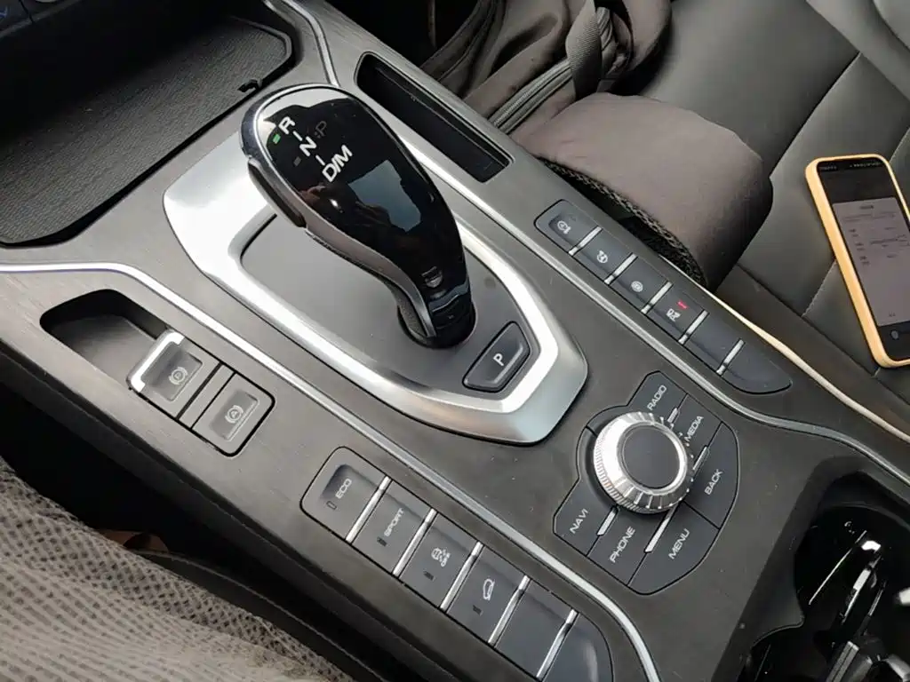 Wey Wey VV5 — миниатюра 14