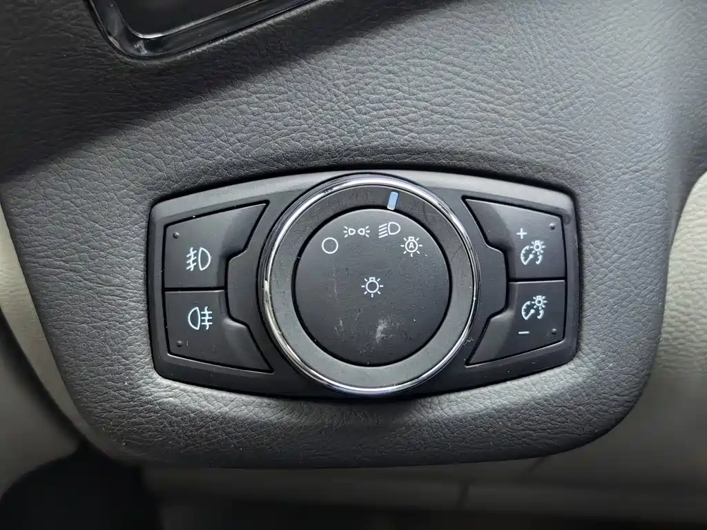 Ford Kuga — миниатюра 21
