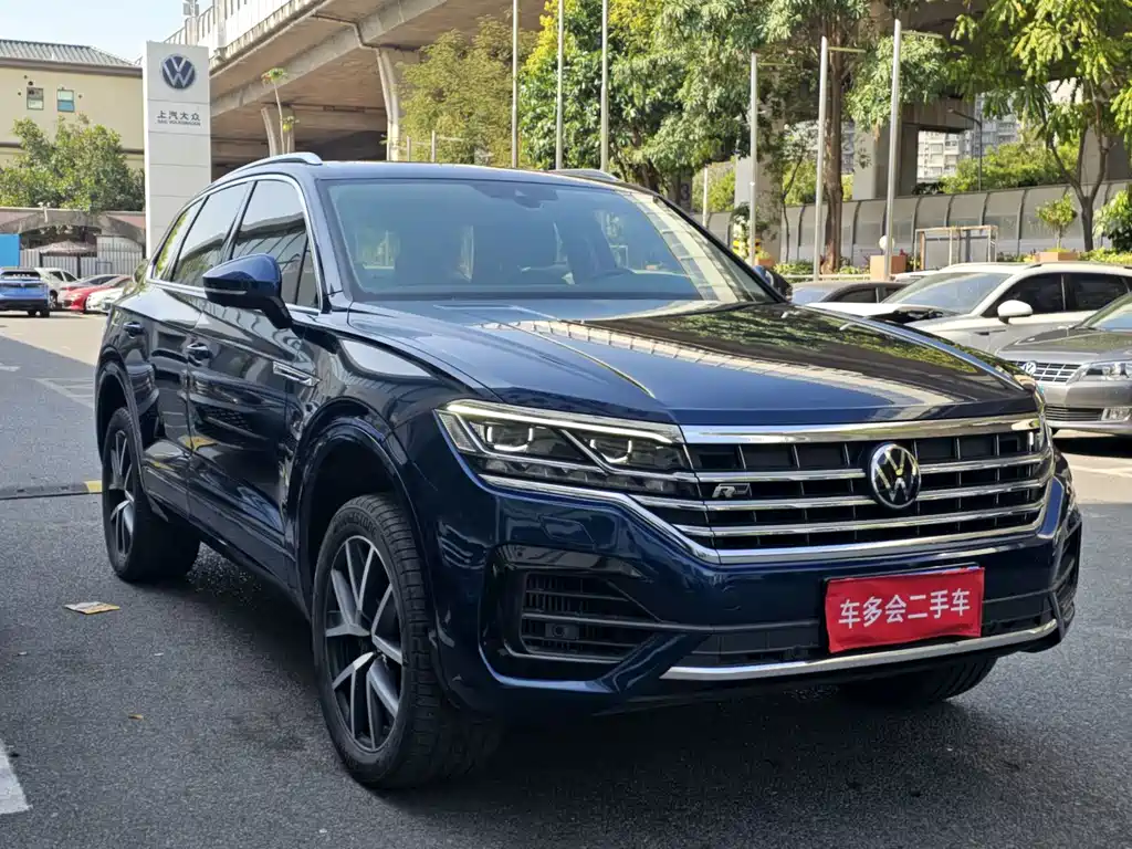 VOLKSWAGEN TOUAREG