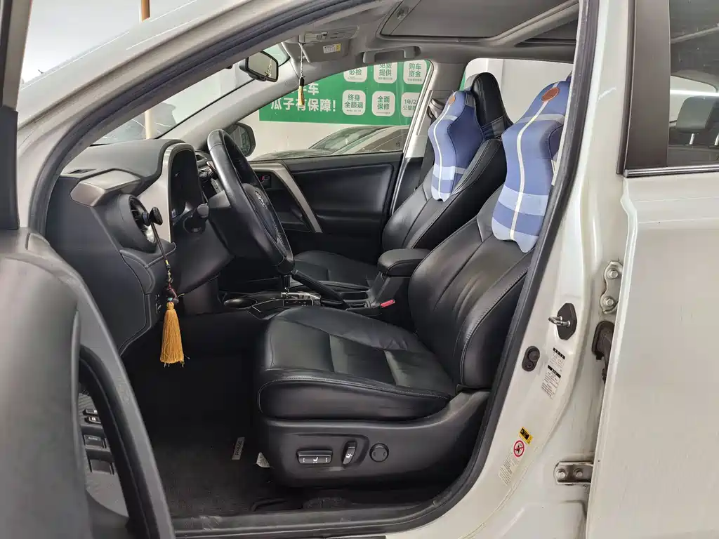 Toyota RAV4 — миниатюра 5