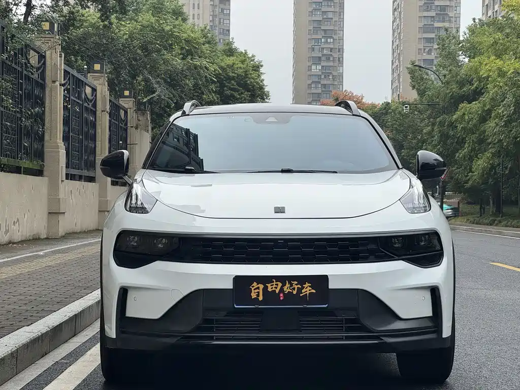 Lynk & Co 01 — миниатюра 2
