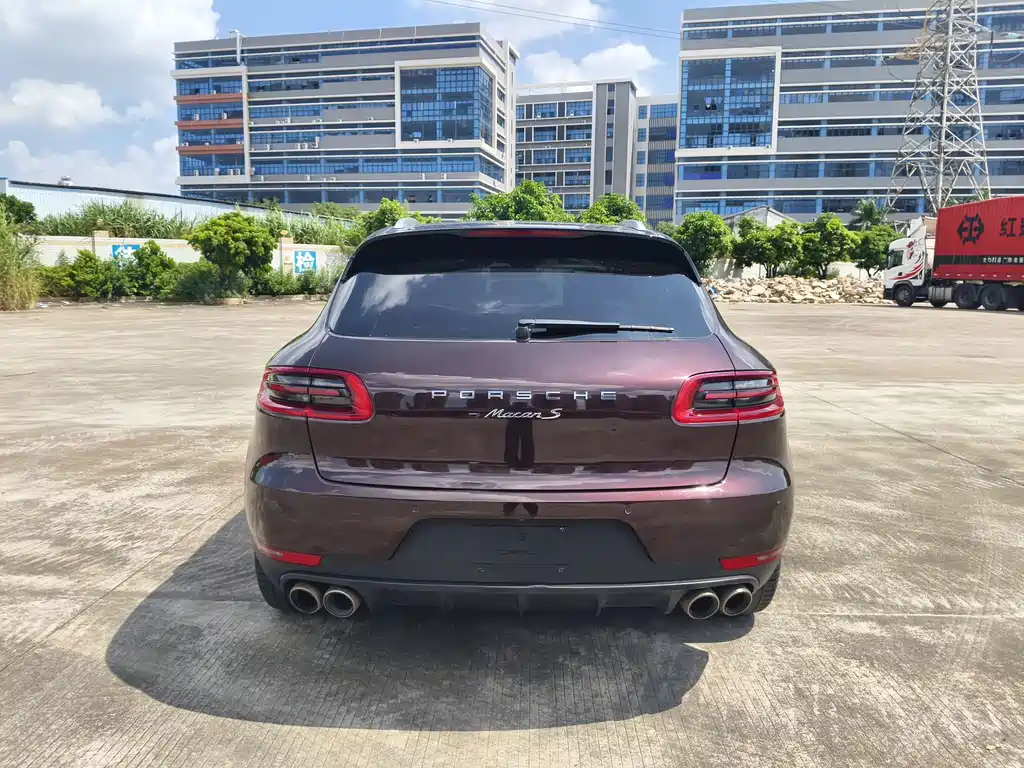 Porsche Macan — миниатюра 5