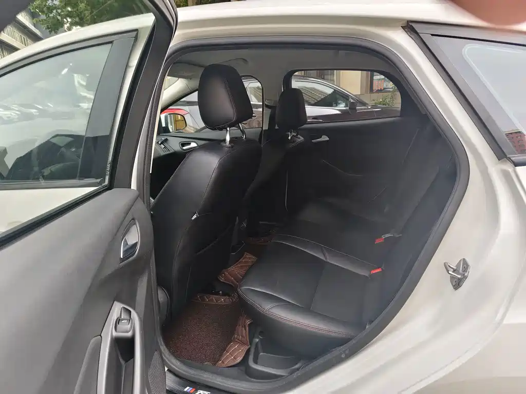 Ford Focus — миниатюра 6
