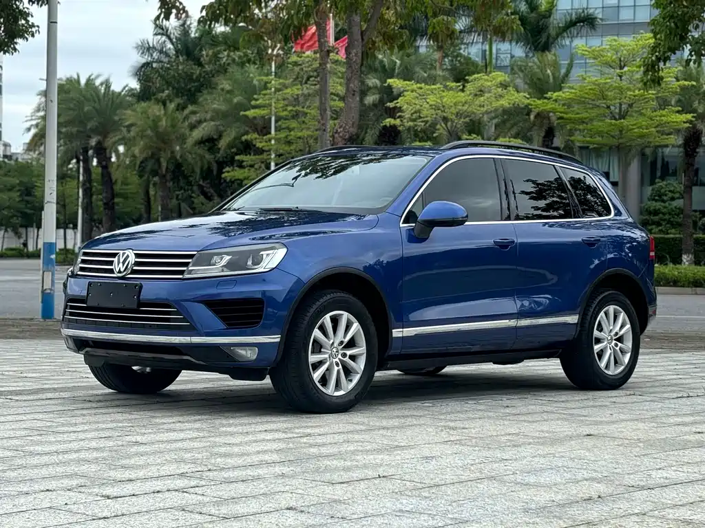 Купить Volkswagen Touareg
