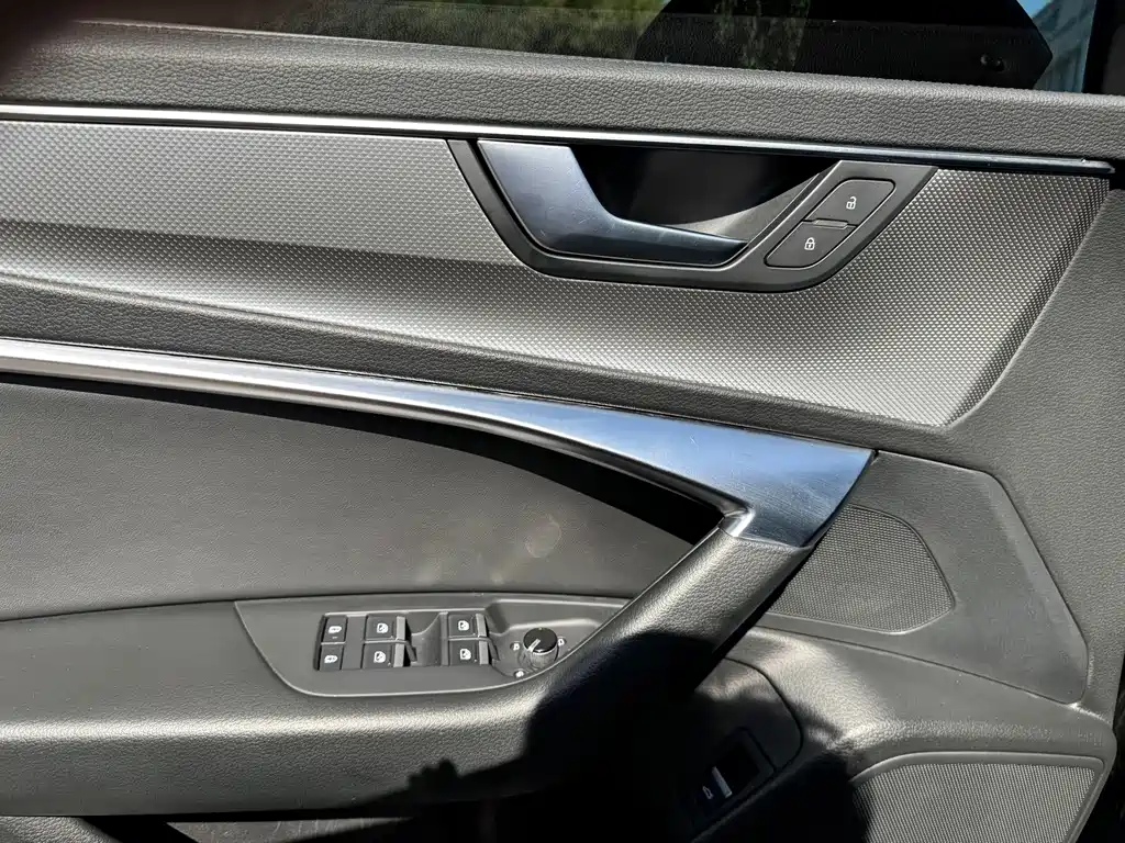 Audi A6L — миниатюра 7