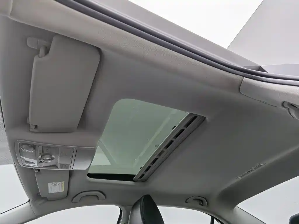 Volkswagen Sagitar — миниатюра 14