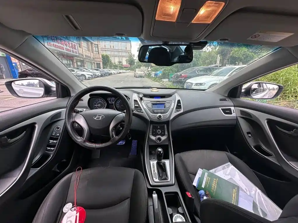Hyundai Elantra Langdong — миниатюра 6