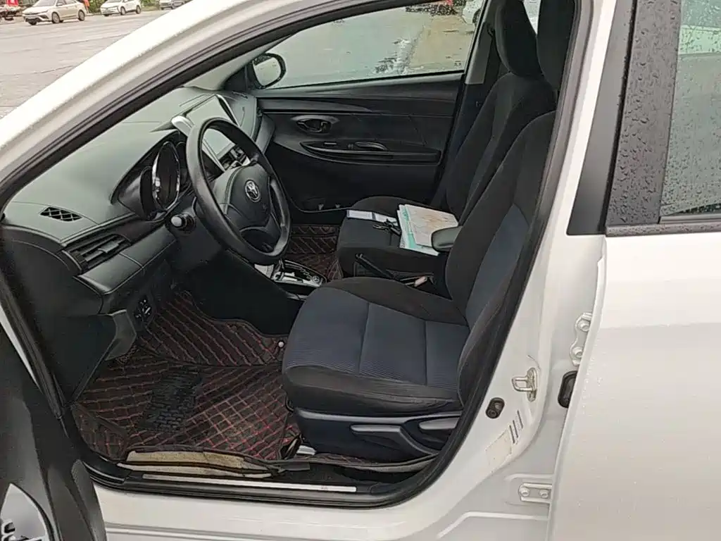 Toyota Yaris L — миниатюра 15