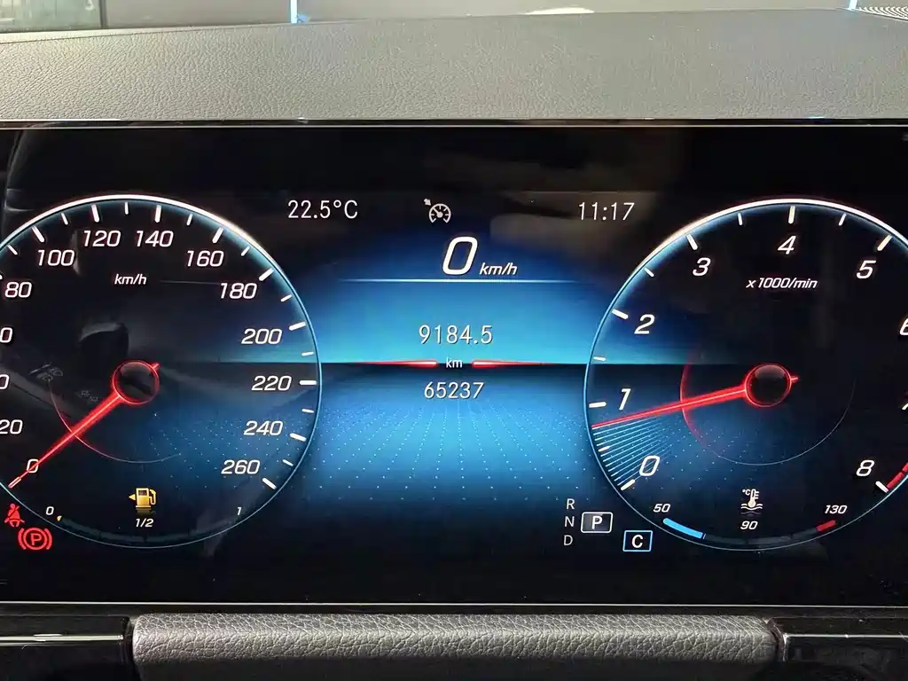 Mercedes-Benz GLA — миниатюра 12