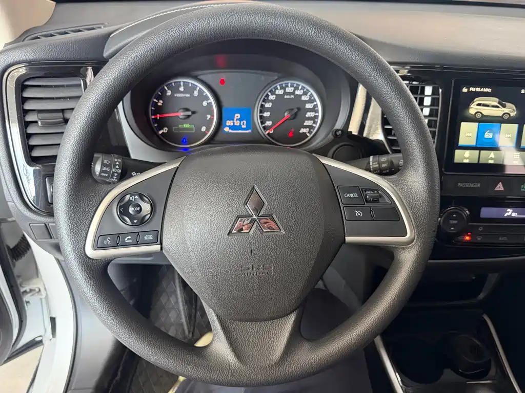 Mitsubishi Outlander 2021 2.0L 5 мест