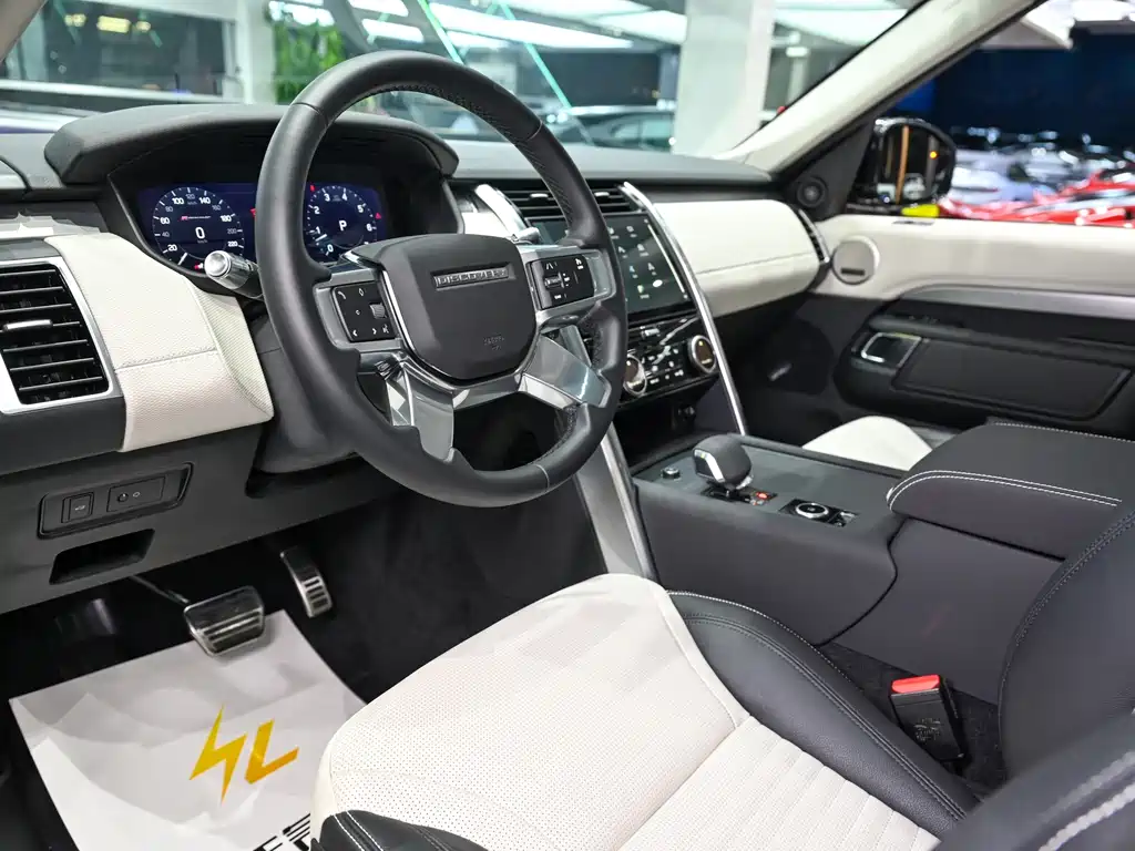 Land Rover Discovery 2021 360PS R-Dynamic SE