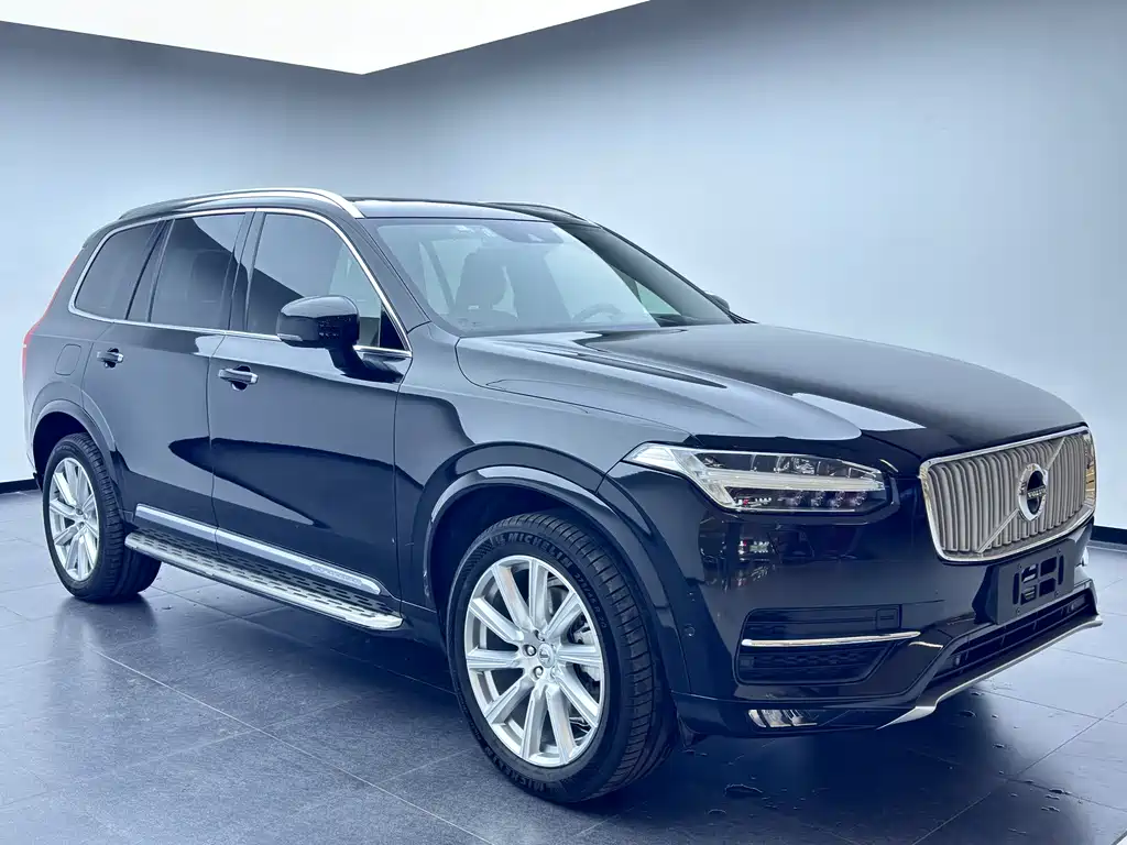Volvo XC90 2018 T6 7 мест