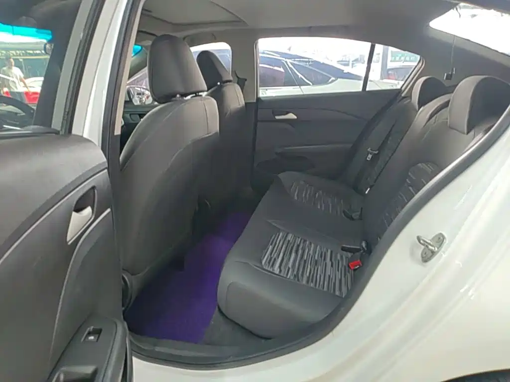 Chevrolet Cavalier — миниатюра 17