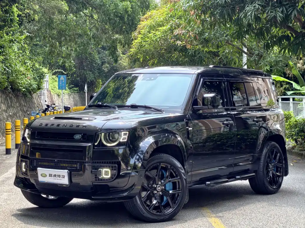Land Rover Defender 2023