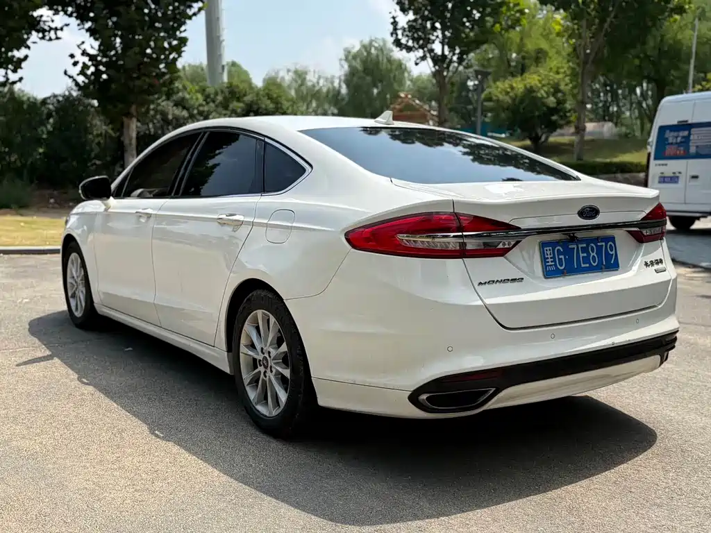 Ford Mondeo — миниатюра 7