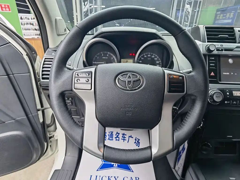Toyota Land Cruiser Prado 2016 2.7L AT Luxury