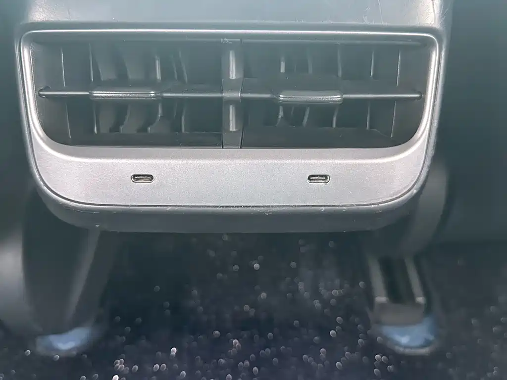 Tesla Model 3 — миниатюра 13