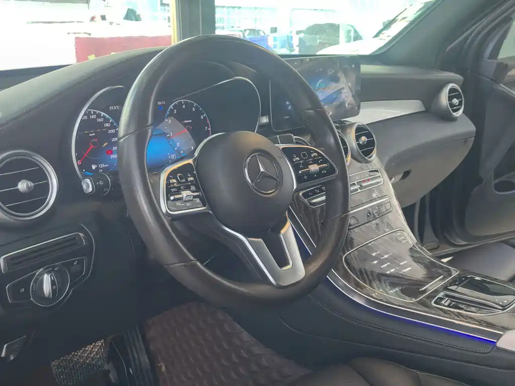 Mercedes-Benz GLC — миниатюра 8