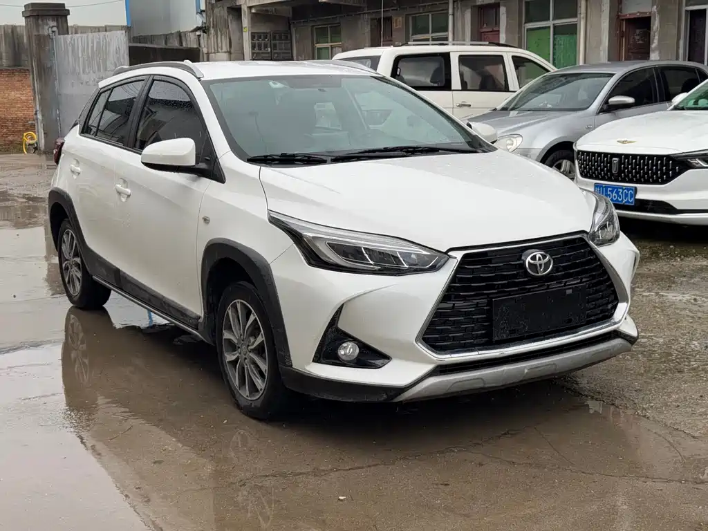 Toyota Yaris L — миниатюра 3