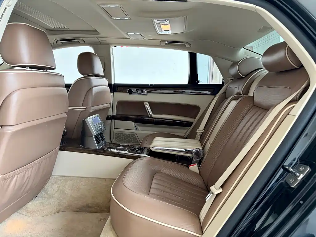 Volkswagen Phaeton — миниатюра 9