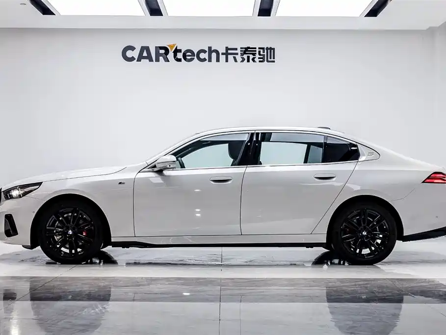 BMW 5 Series 5 2024 530Li Lead M Sport