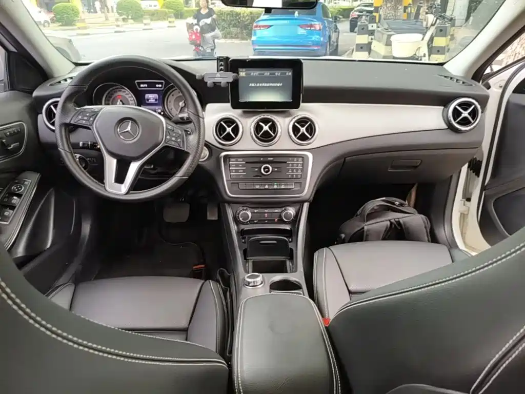 Mercedes-Benz GLA — миниатюра 10