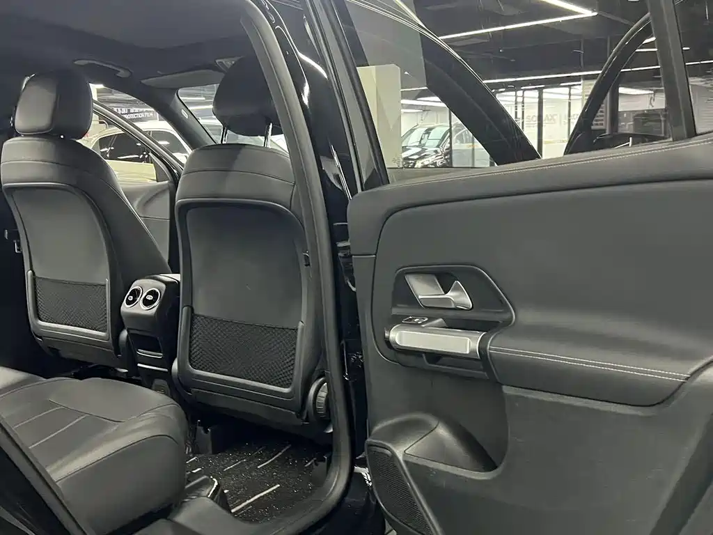 Mercedes-Benz GLB — миниатюра 10