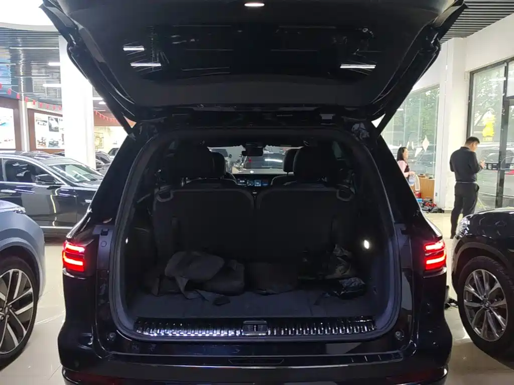 Li Auto Li ONE — миниатюра 19
