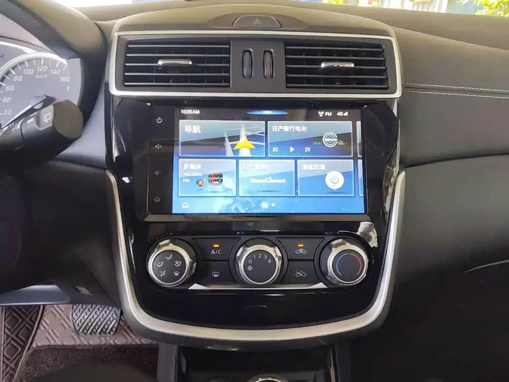 Nissan Tiida — миниатюра 13