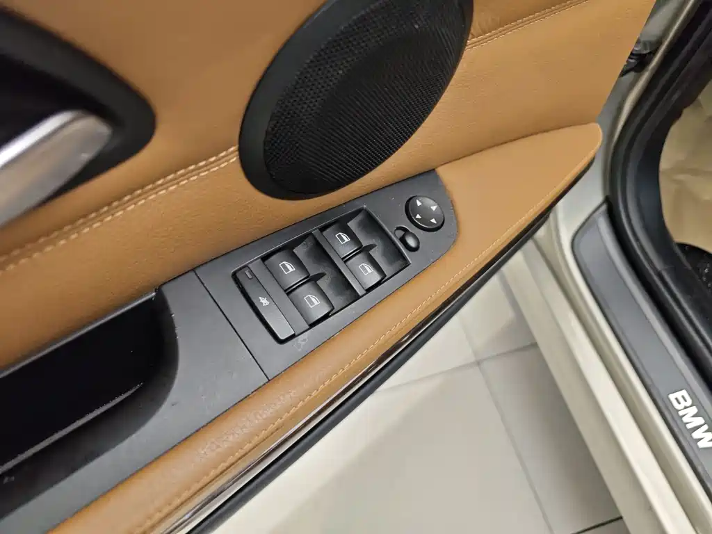 BMW 3 Series 3 2011 320i Fashion