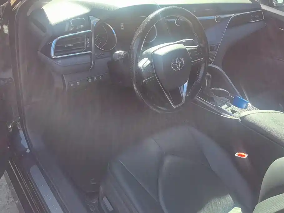 Toyota Camry — миниатюра 12