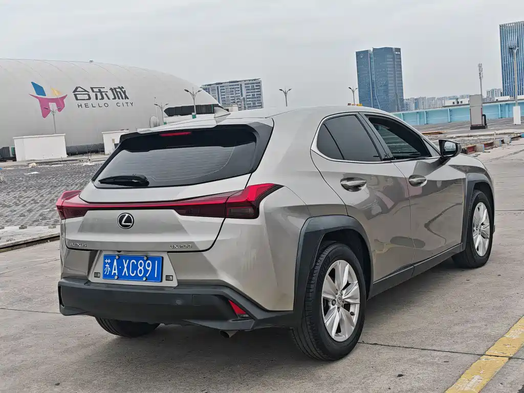 Lexus UX 2020 200