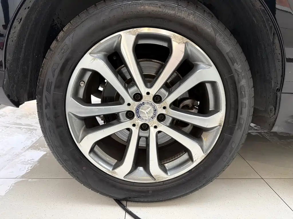 Mercedes-Benz GLE (Import) — миниатюра 14