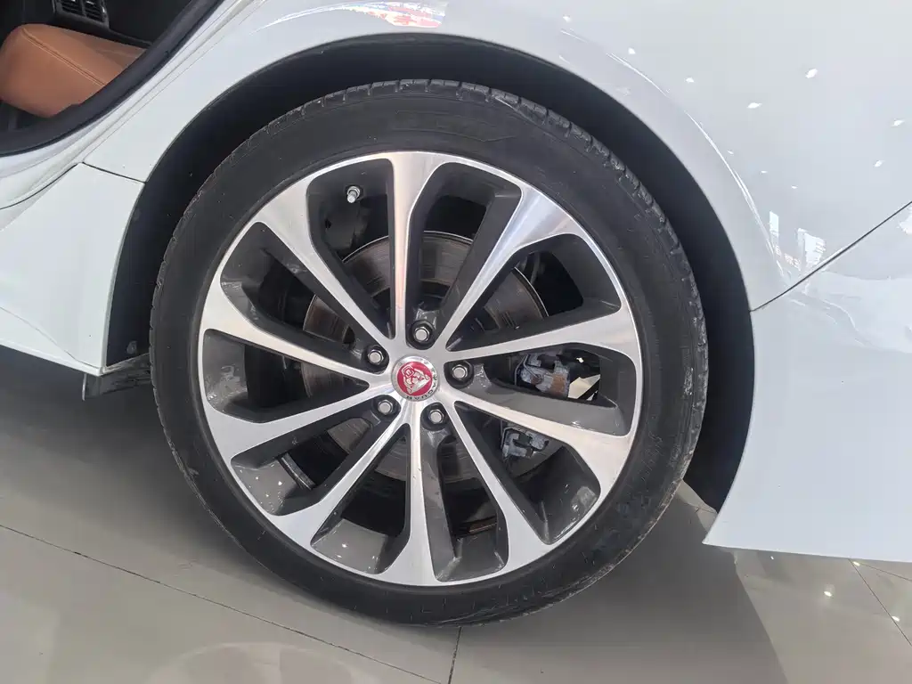 Jaguar XEL — миниатюра 15