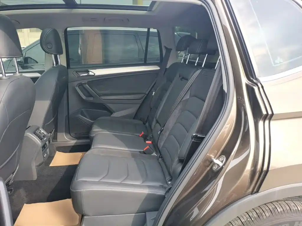 Volkswagen Tiguan L — миниатюра 17