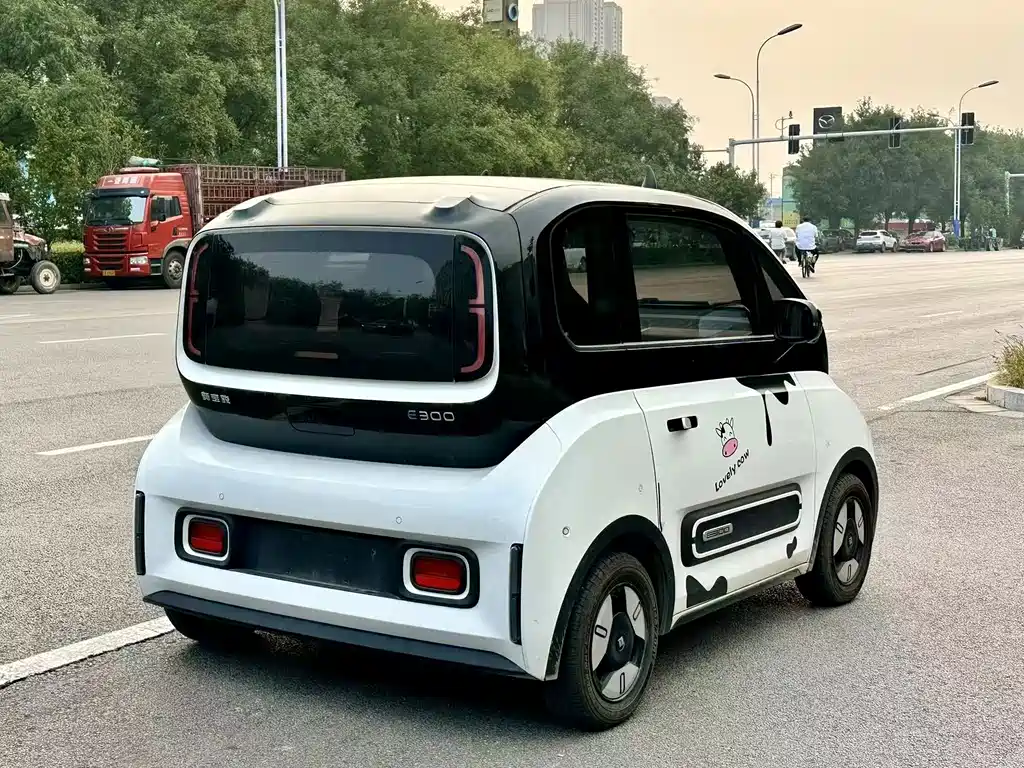 Baojun E300 — миниатюра 4