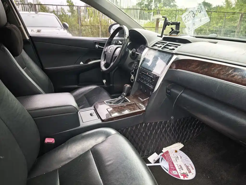 Toyota Camry — миниатюра 8
