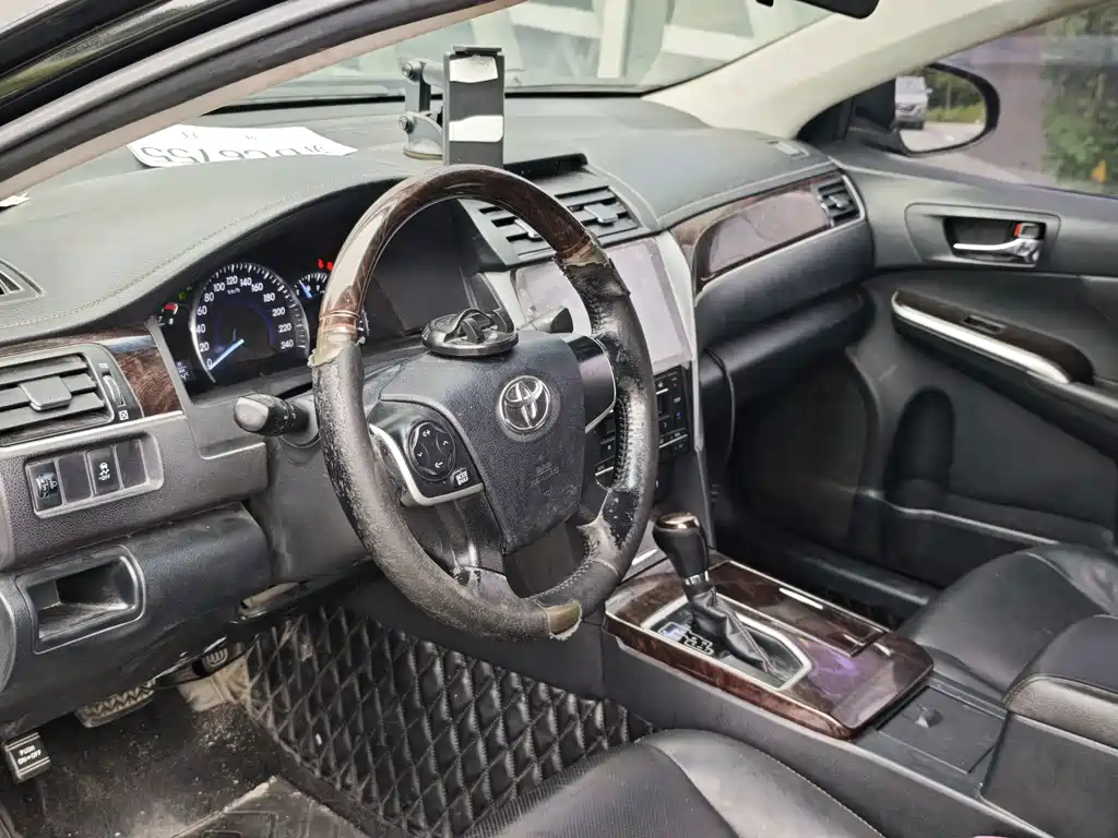 Toyota Camry — миниатюра 6