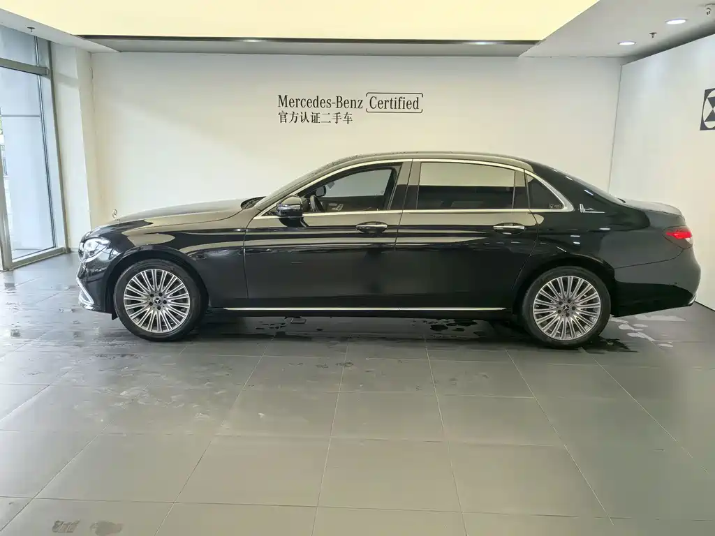 Mercedes-Benz E-Class — миниатюра 4